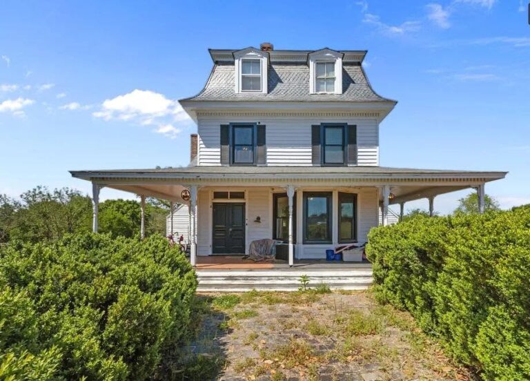 21 acres! American history! The 1774 Glebe House in Virginia for $729,000.