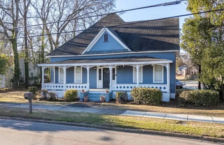 Pretty details! Circa 1869 Walter Middleton House in Alabama for $150,000.