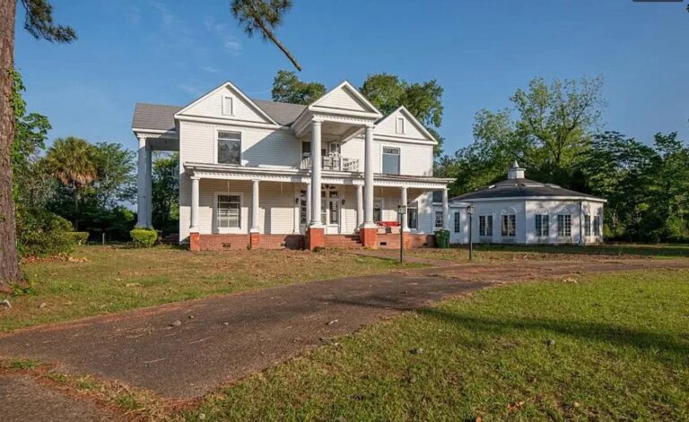 Deal of the Day! $309,000. Indoor Pool! Nearly three acres in Georgia.