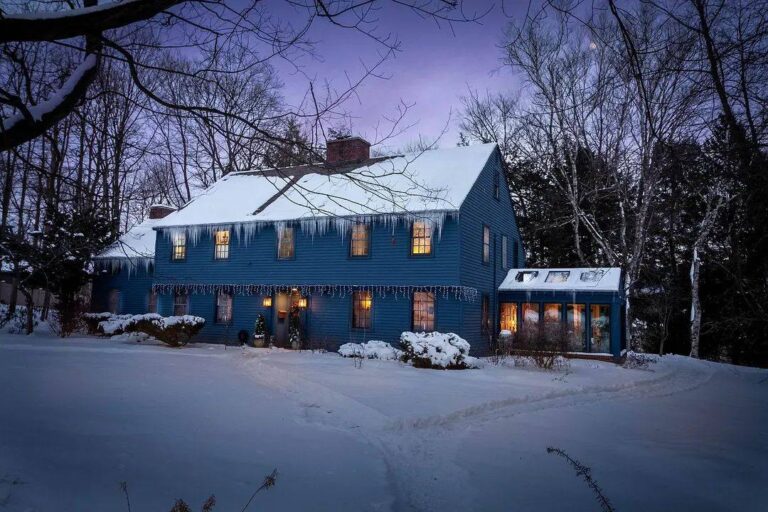 Lost chance! Love the blue color! Authentic wood siding! Circa 1930 in Vermont.