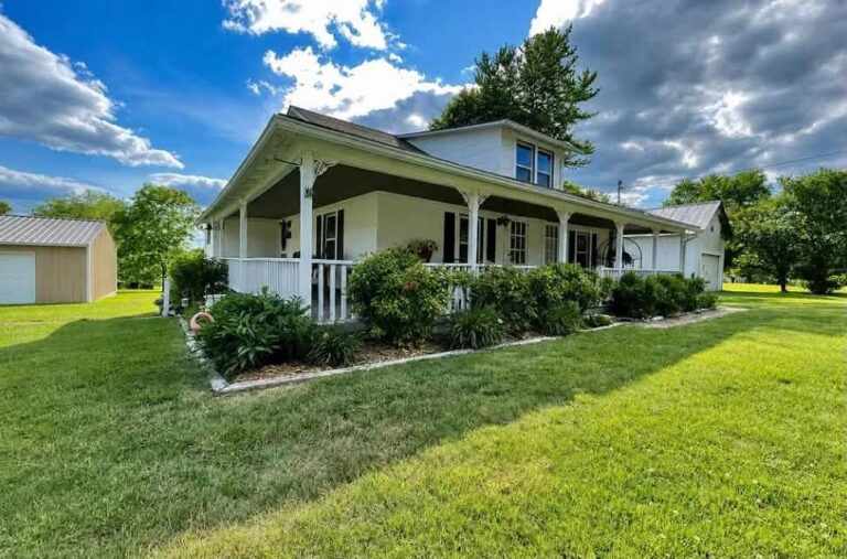 $199,900! Check out the porch! Pretty area! Circa 1945 in Virginia.