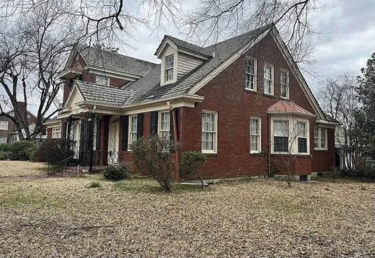 Love the sunroom! Featured in a Morgan Freeman movie! Circa 1930 in Mississippi. $189,900!