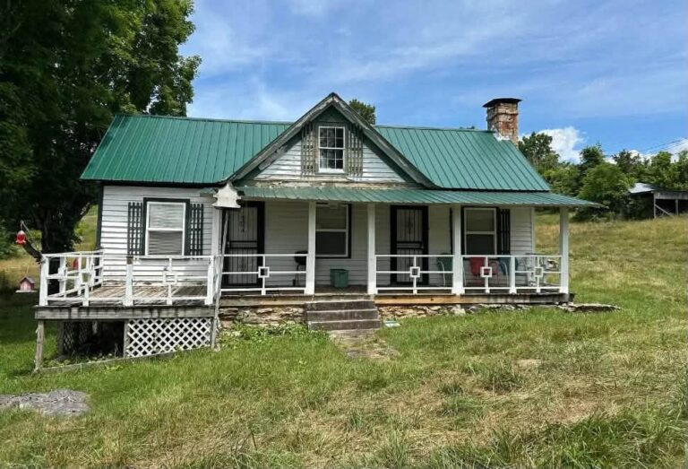 $245,000! On 47 acres! Circa 1910 secluded farm in Tennessee.