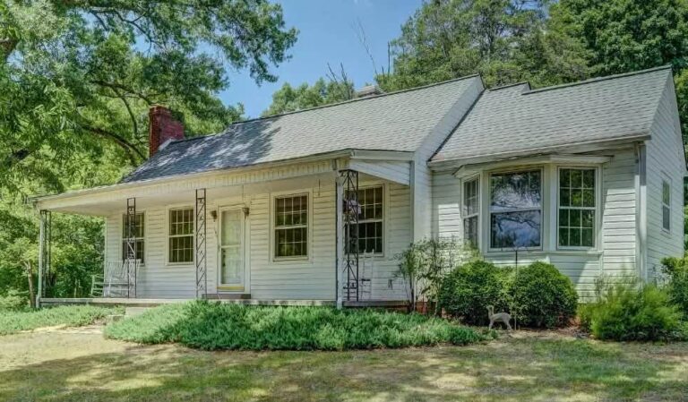 Circa 1940 Farmhouse for just $210,000! Almost seven acres in North Carolina!