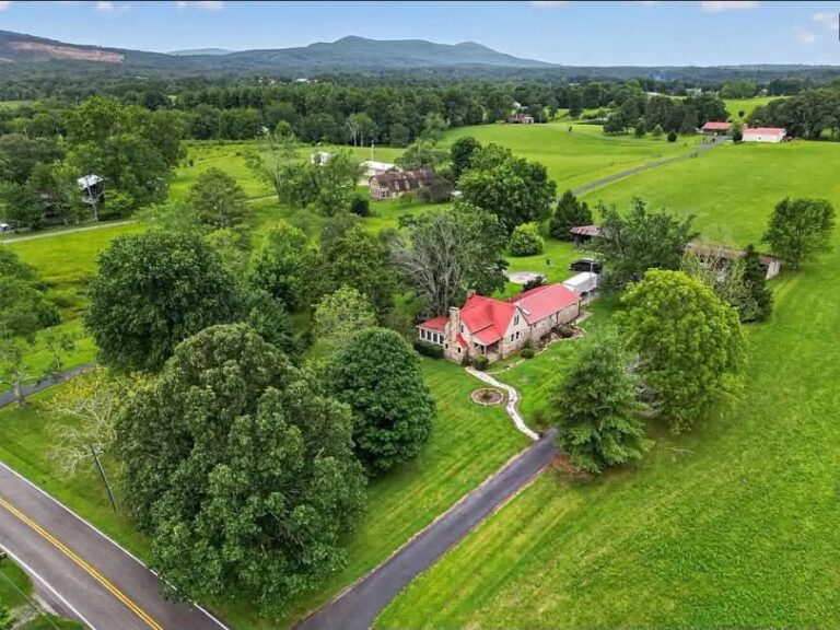 $349,929! Love the setting! Large pole barn! Circa 1935 on over 2 acres in Tennessee.