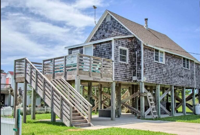 $349,500! Next to the beach! Outdoor shower! Circa 1950 in North Carolina.