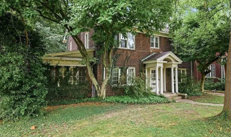 $150,000! Check out the sunroom! Pretty details! Circa 1926 in Ohio.