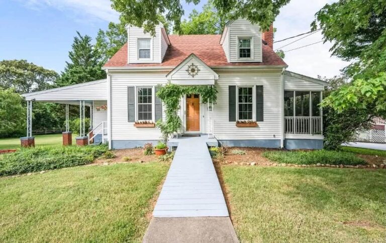 $299,900! Full of character! On almost 2 acres! Circa 1942 in Virginia.
