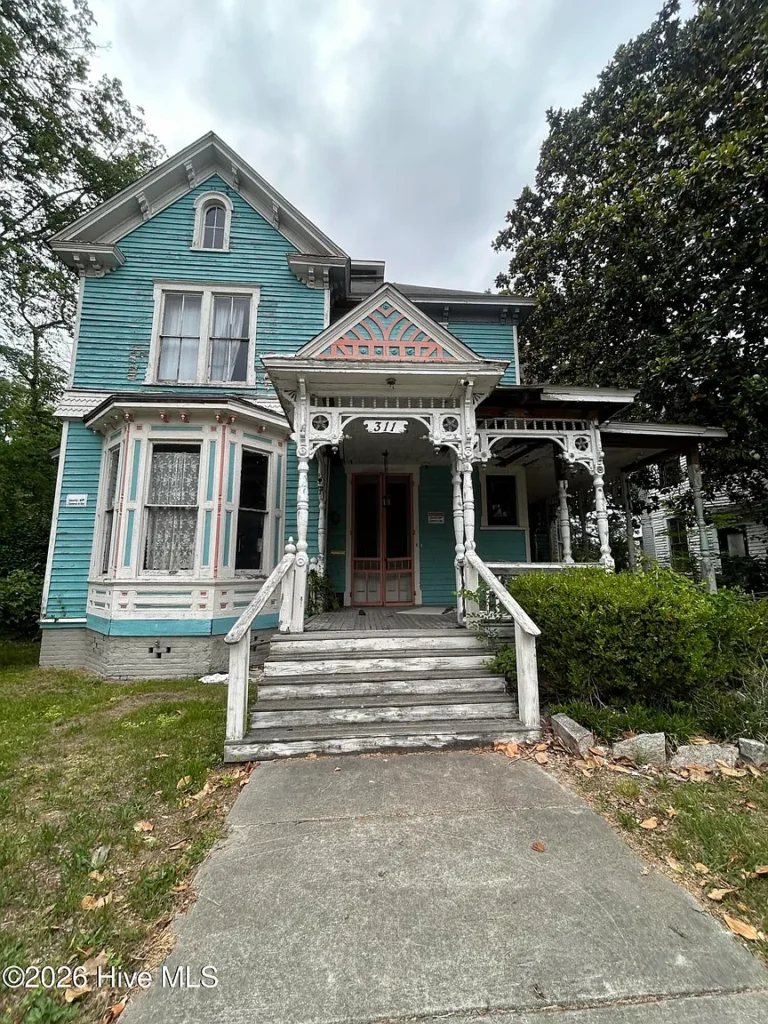 Fixer upper!! Only $45,000!! Full of character! Circa 1960 in North Carolina.