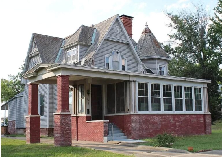 Diamond in the Rough! Classic two-story Midwestern home! Circa 1923 in Illinois for $59,900.