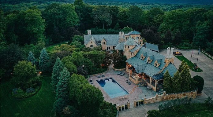 Worth every penny!! Huge!! Historic Playmore Estate! Circa 1929 in Ohio.